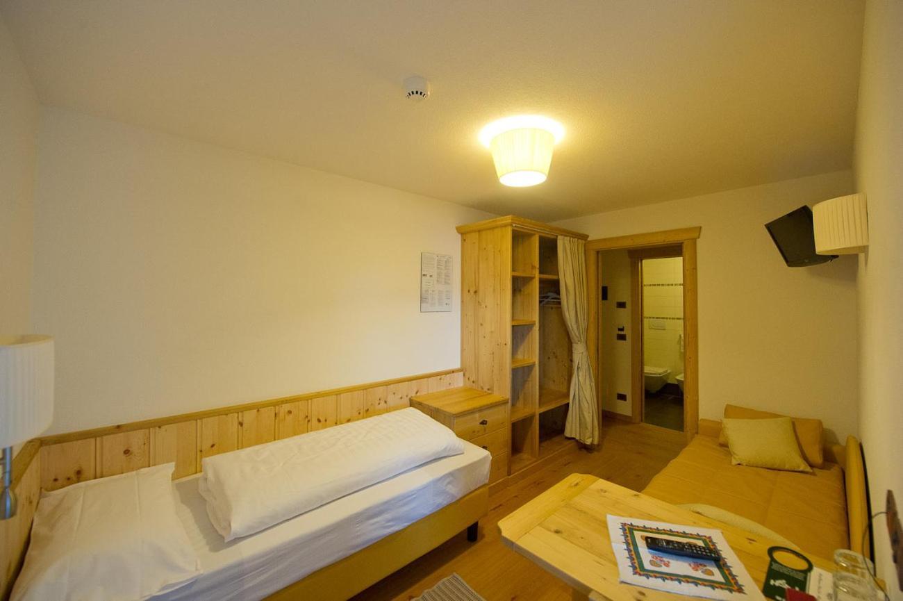 Family & Wellness Hotel Fontana Vigo di Fassa Room photo