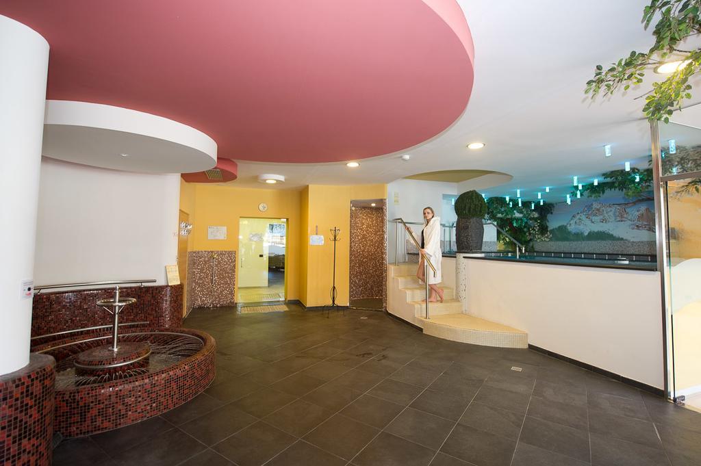 Family & Wellness Hotel Fontana Vigo di Fassa Exterior photo
