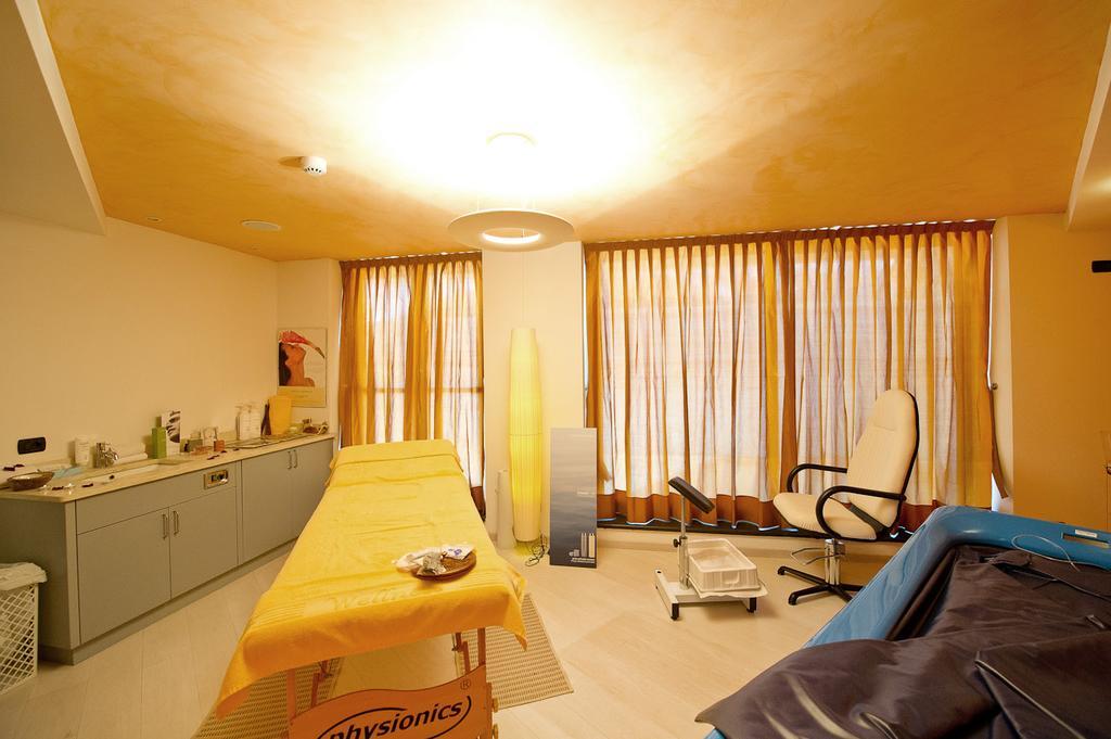 Family & Wellness Hotel Fontana Vigo di Fassa Exterior photo